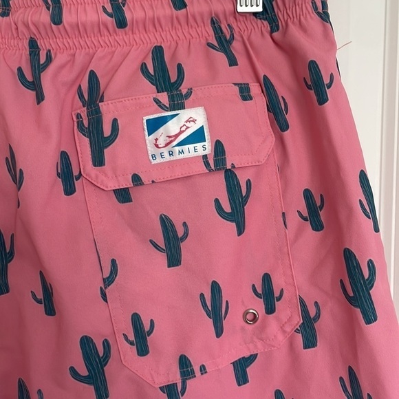 Bermie’s Men’s Cactus 4.5” Swim Trunks Melon/Green L - Picture 4 of 6
